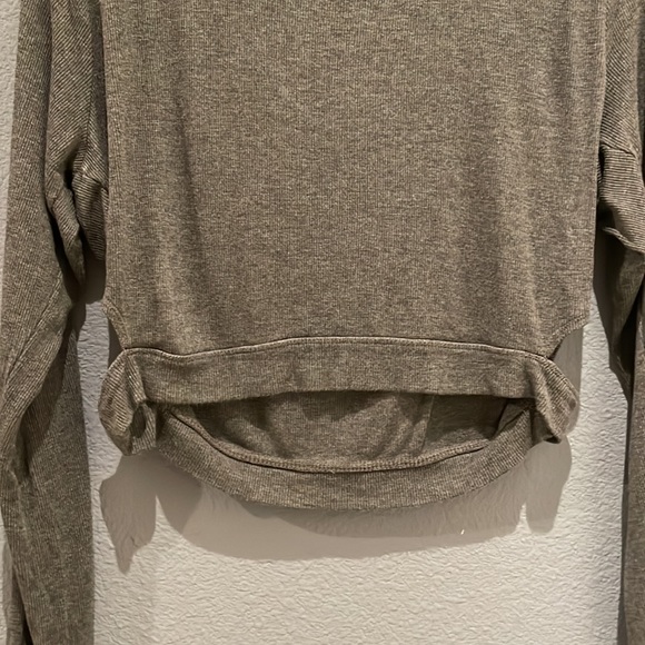 Blanc Noir | mesh shoulder, long sleeved crop top - Picture 9 of 12